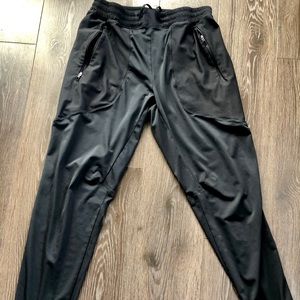 Lululemon Men’s Jogger size M amazing condition